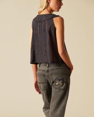 EMBROIDERED BUTTERFLY GRAY PANTS