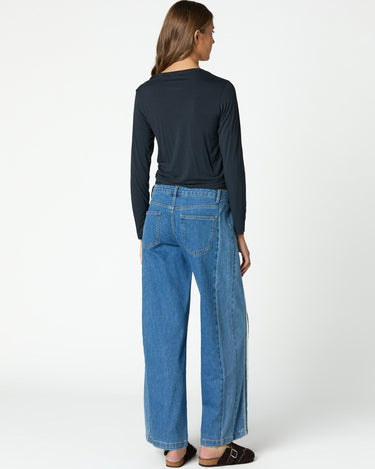 BLUE BUTTON DENIM