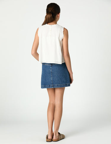 WHITE GATHERED TOP