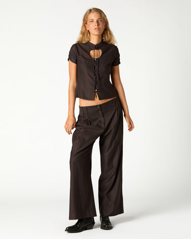 PANTALON PLIEGUE RAYA MARRON